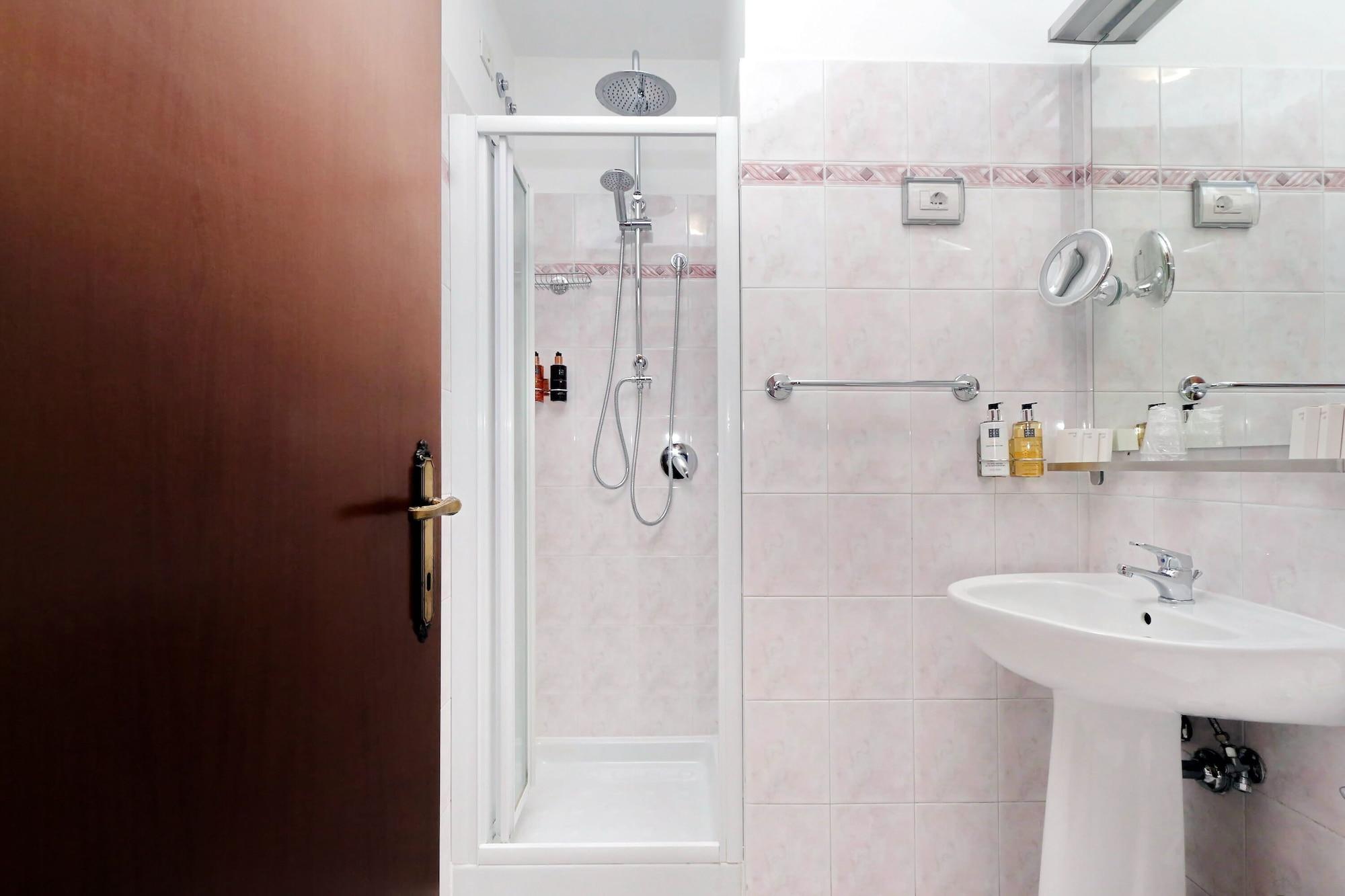 Casa Santa Sofia Hotel Рим Екстериор снимка